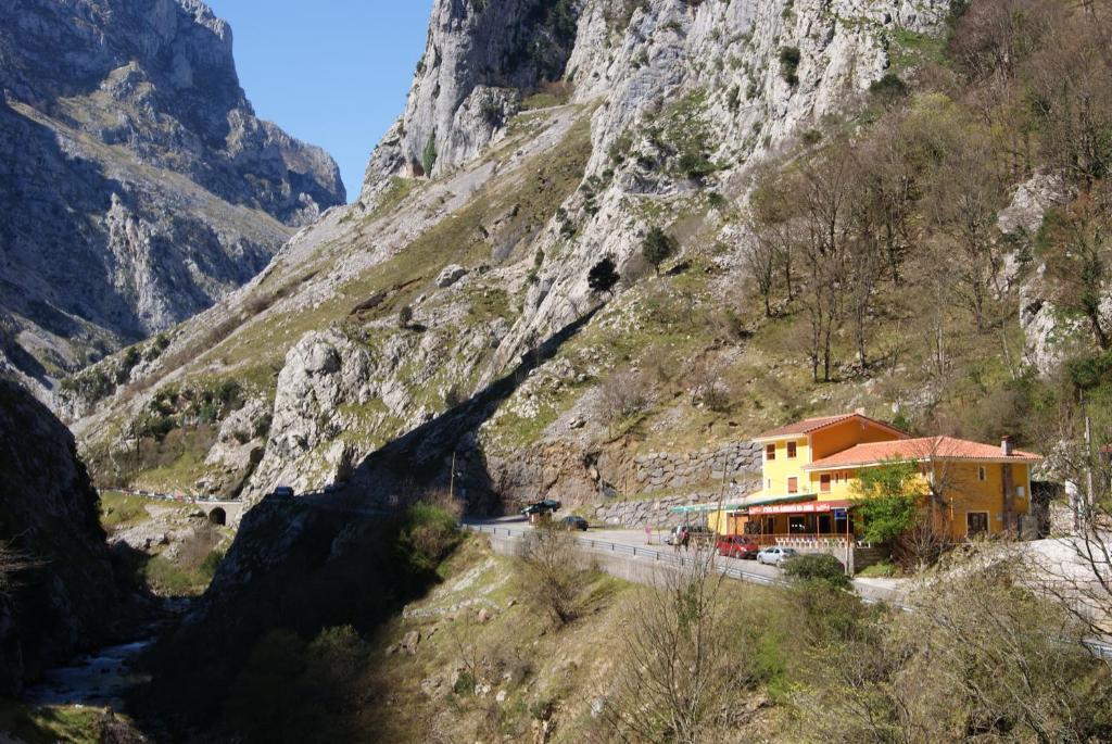 Hotel Garganta Del Cares Poncebos Exteriér fotografie